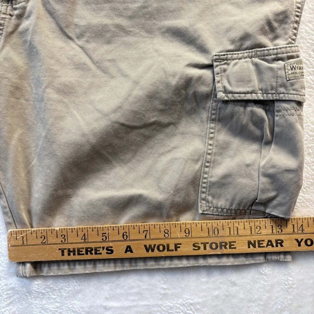 Wrangler Cargo Shorts Men Sz 44 Beige Outdoor‎ Casual Utility Khaki